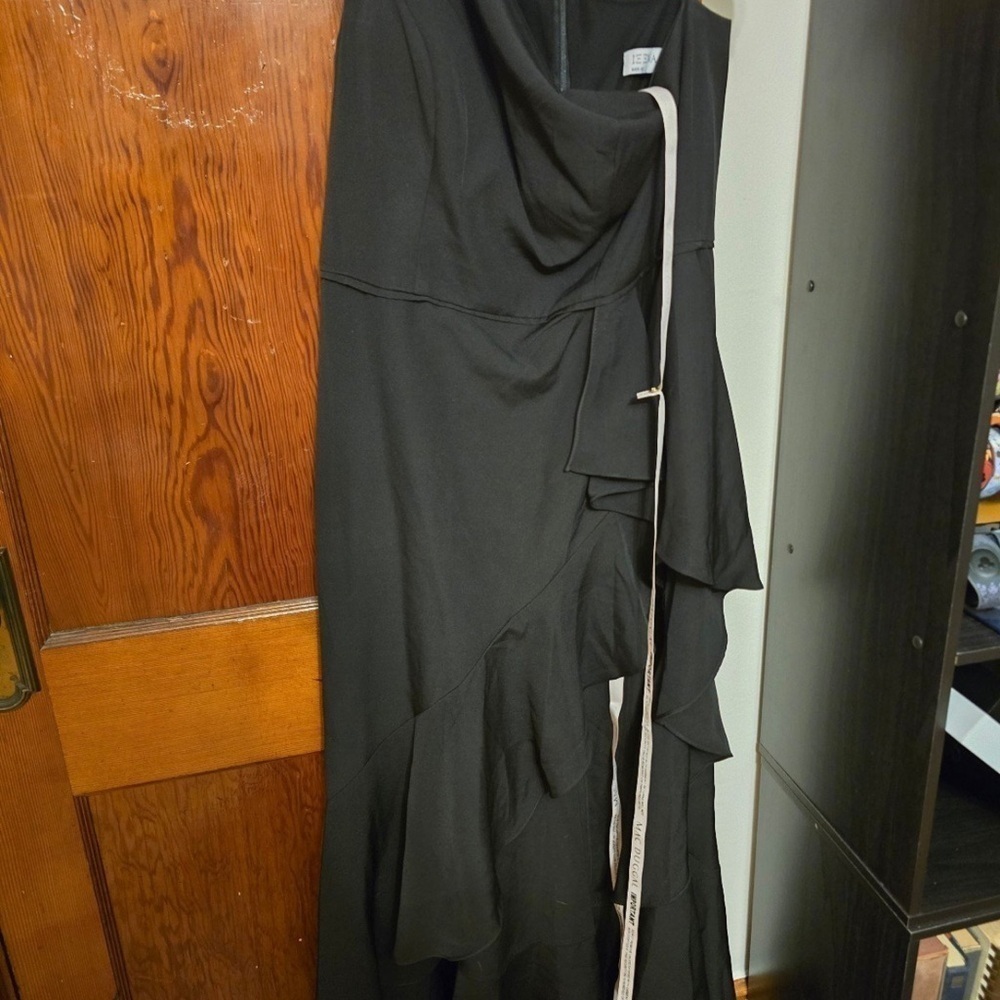 NWT Mac Duggal Elegant Black One-Shoulder Gown - Picture 4 of 6